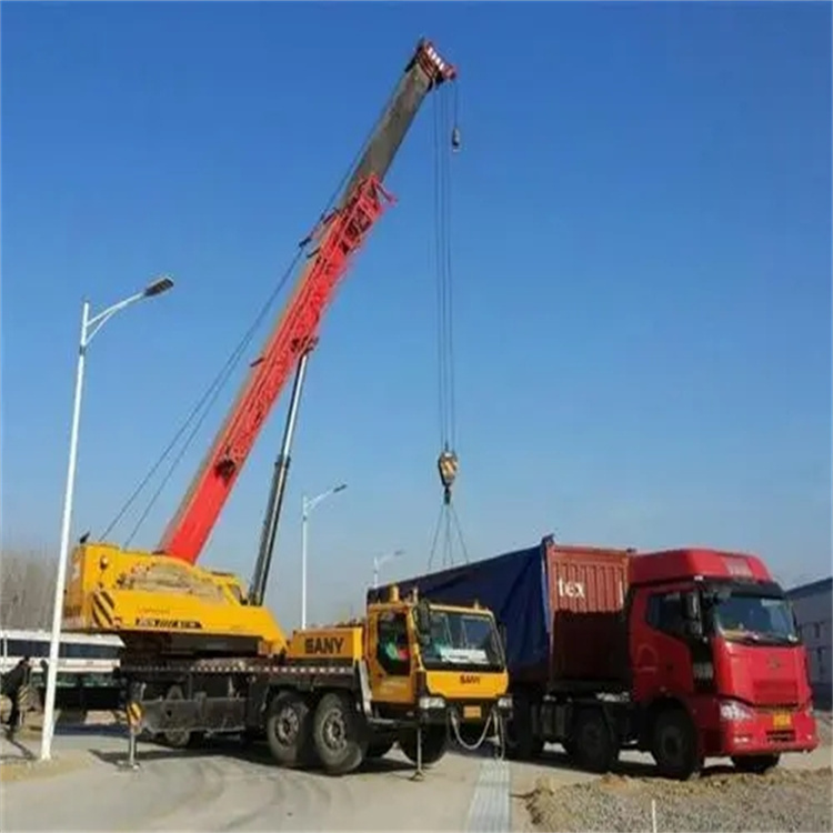 广宗吊车出租吊装大件的时候的注意事项